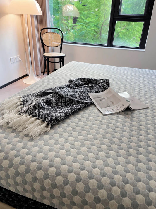 How to Choose the Safest, Coziest Mattress Cover for Your Little One (+ Real Parent Tips!)