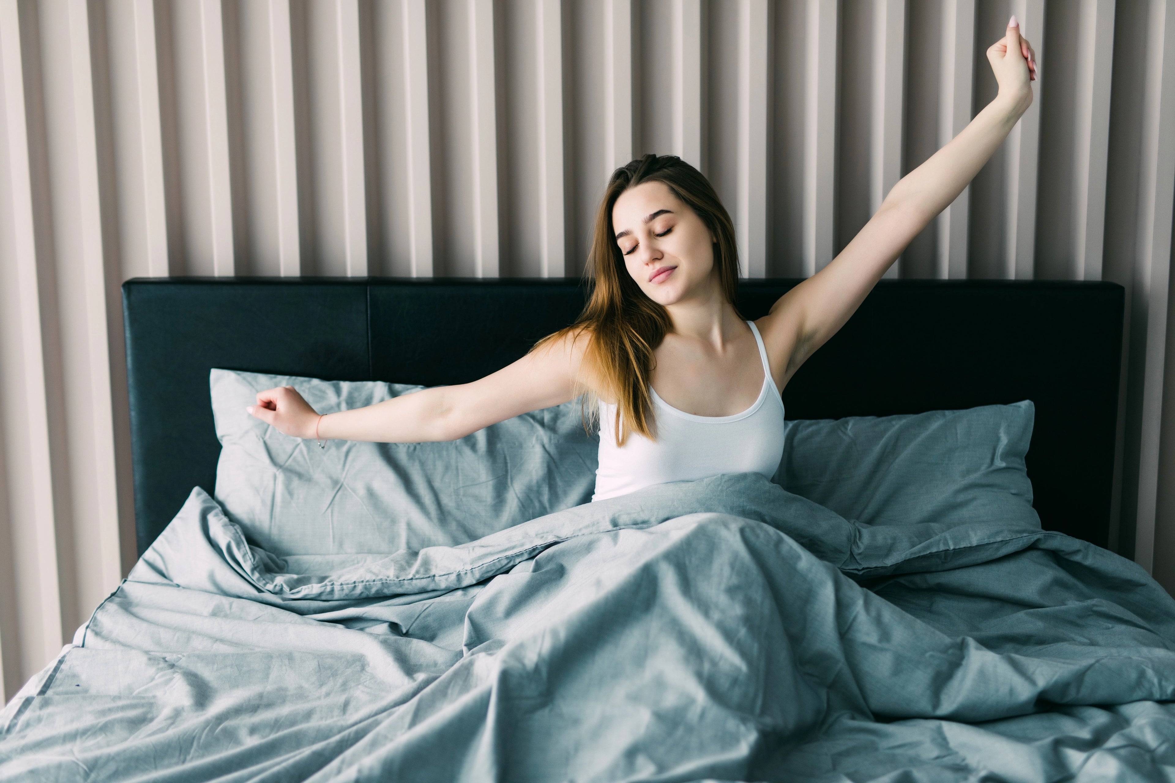 Load video: Ivytress Zippered Structured Mattress Encasement